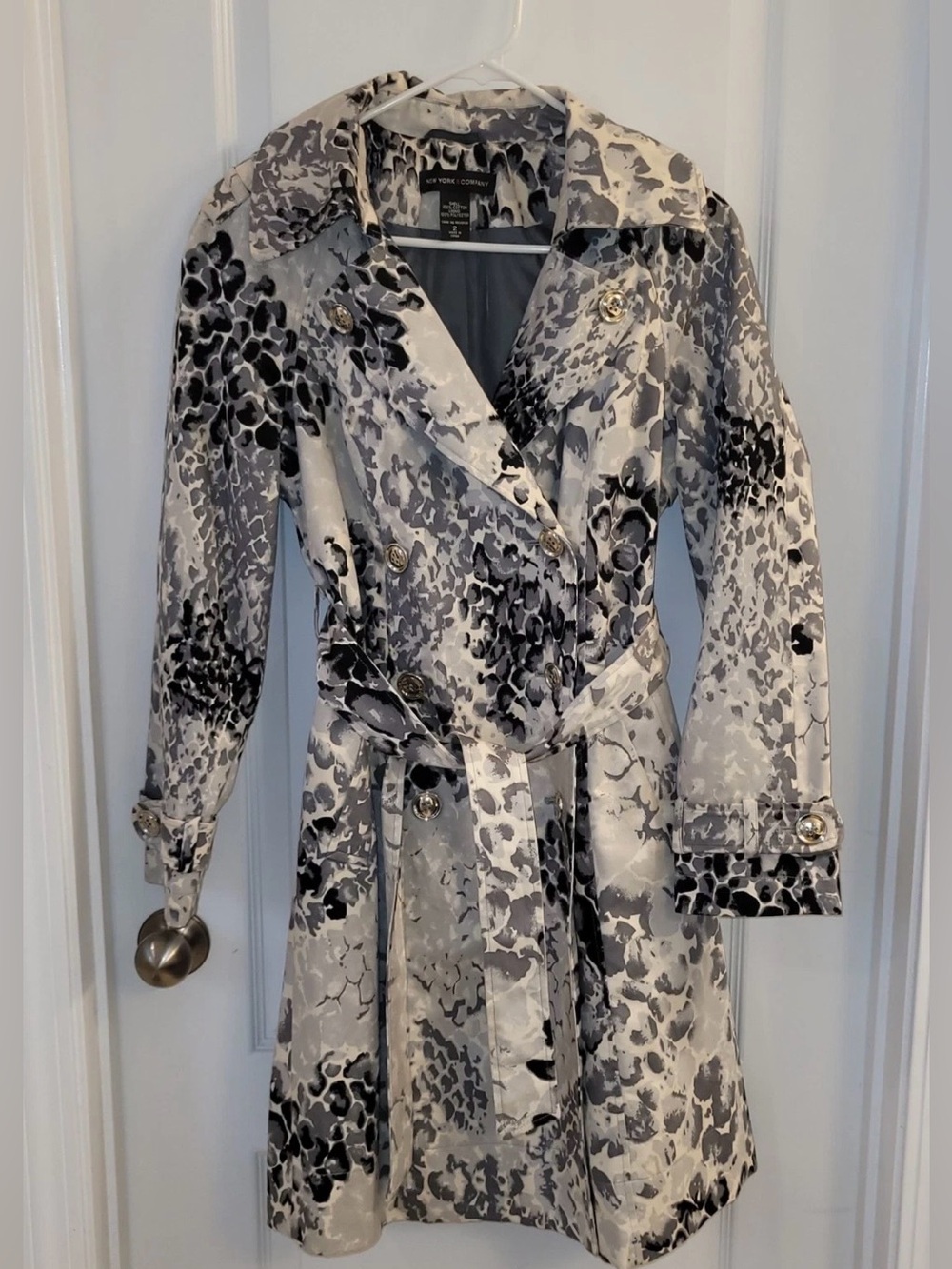 New York & Company Abstract Animal Print Trench Coat Silver Button Y2K Size 2